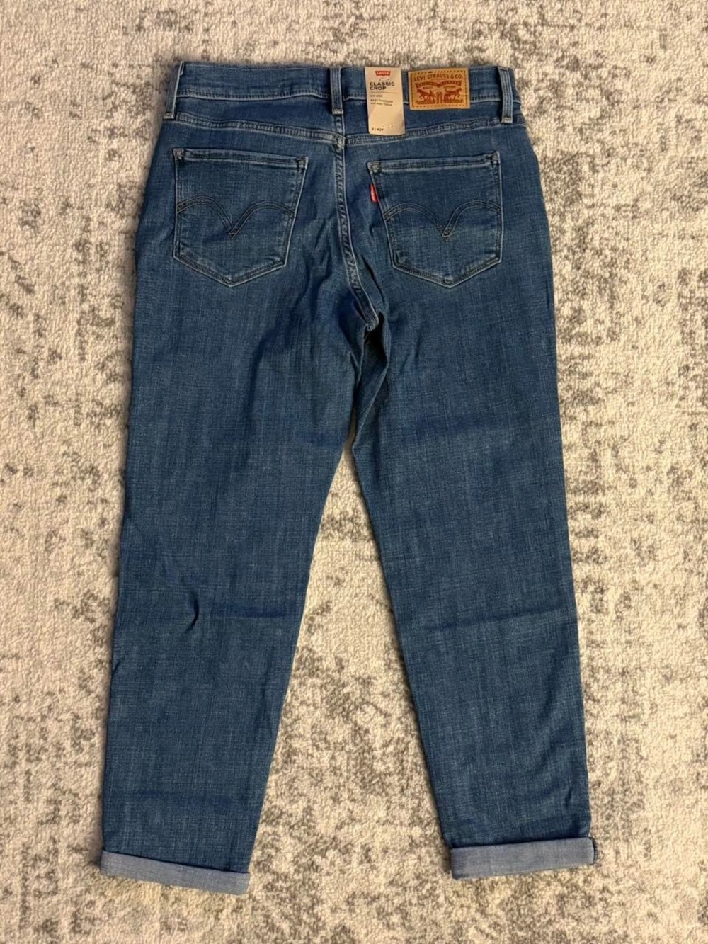 Women’s Levi’s Classic Cropped Blue Jeans Brand New With Tags Size 4 W27 - Picture 8 of 8